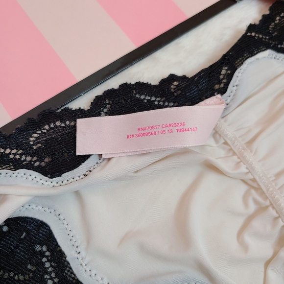 VTG Victoria's Secret Silky Nylon Lace Scrunch Bum Cheekini Panty OS One Size - Picture 6 of 6